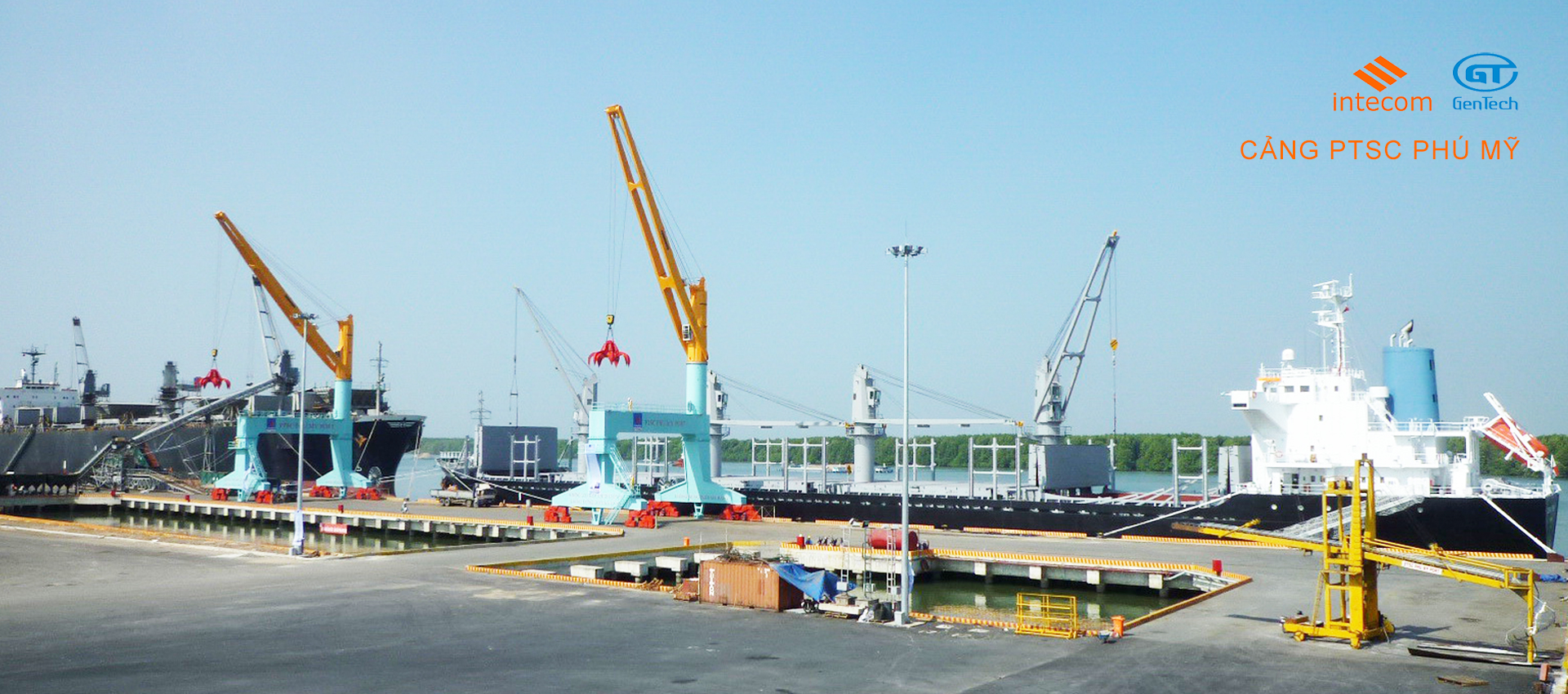 Khai thác hàng rời tại cảng PTSC Phú Mỹ